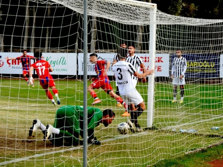 Çeşme Belediyespor 2; Sultangazispor 4