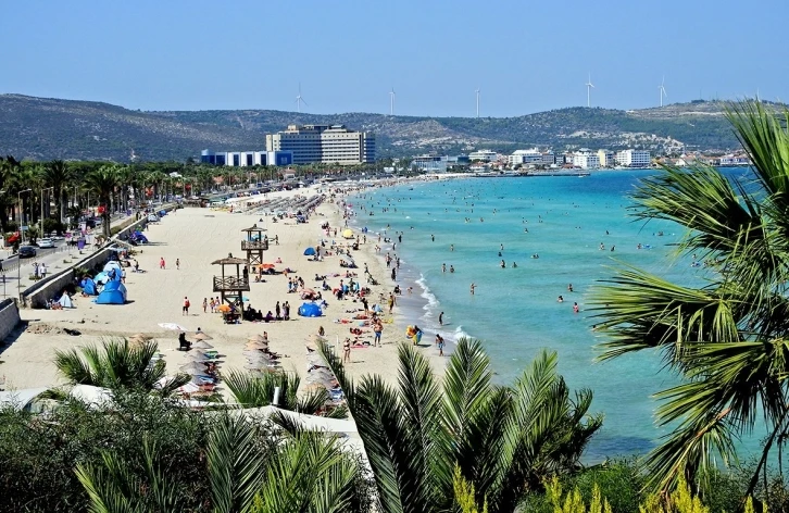 Çeşme, bu bayramda da milyonları ağırlayacak
