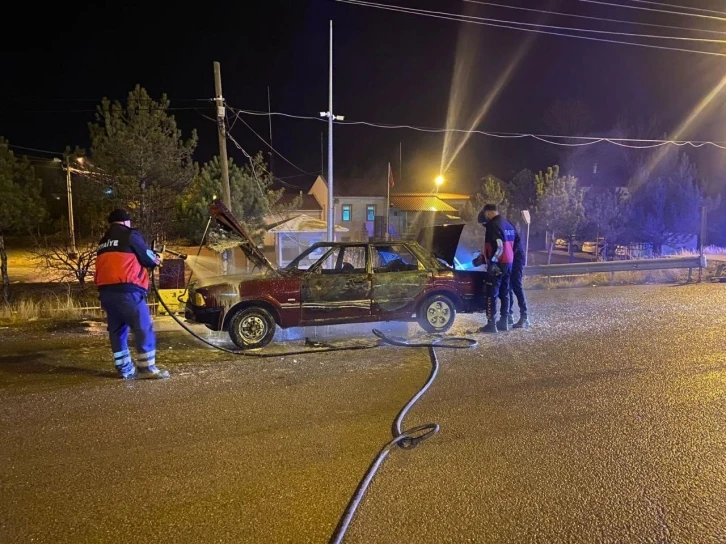 Ceza kesileceğini öğrenince otomobilini ateşe verdi