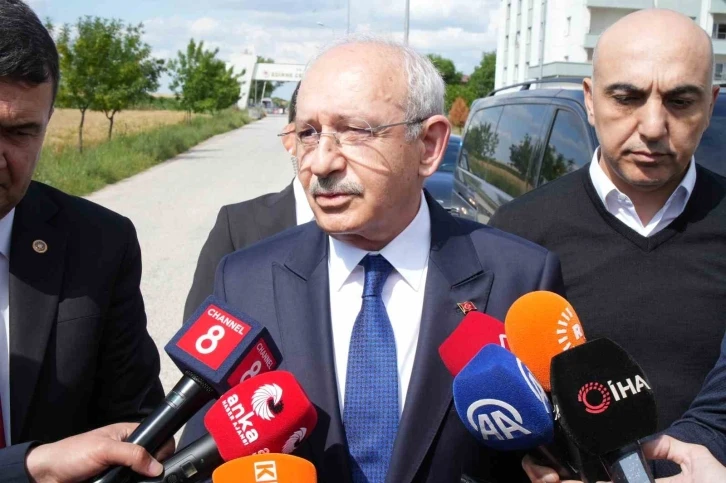 Cezaevinde Selahattin Demirtaş’ı ziyaret eden Kılıçdaroğlu: “Demirtaş’ın içerde tutulmasını asla doğru bulmuyorum”
