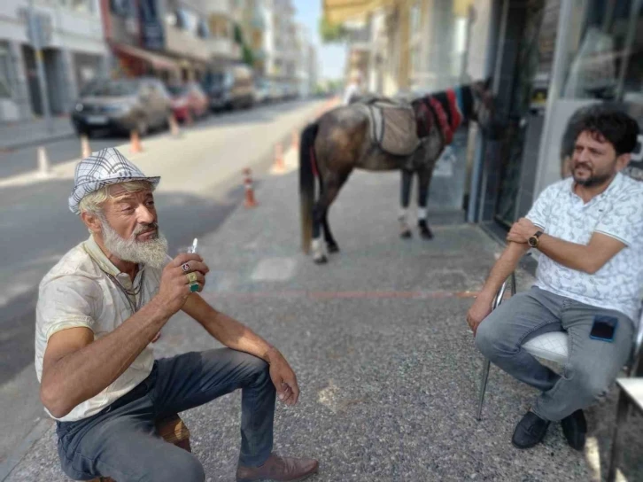 Cezalardan yılmayan atlı kovboy yeni atıyla sahnede
