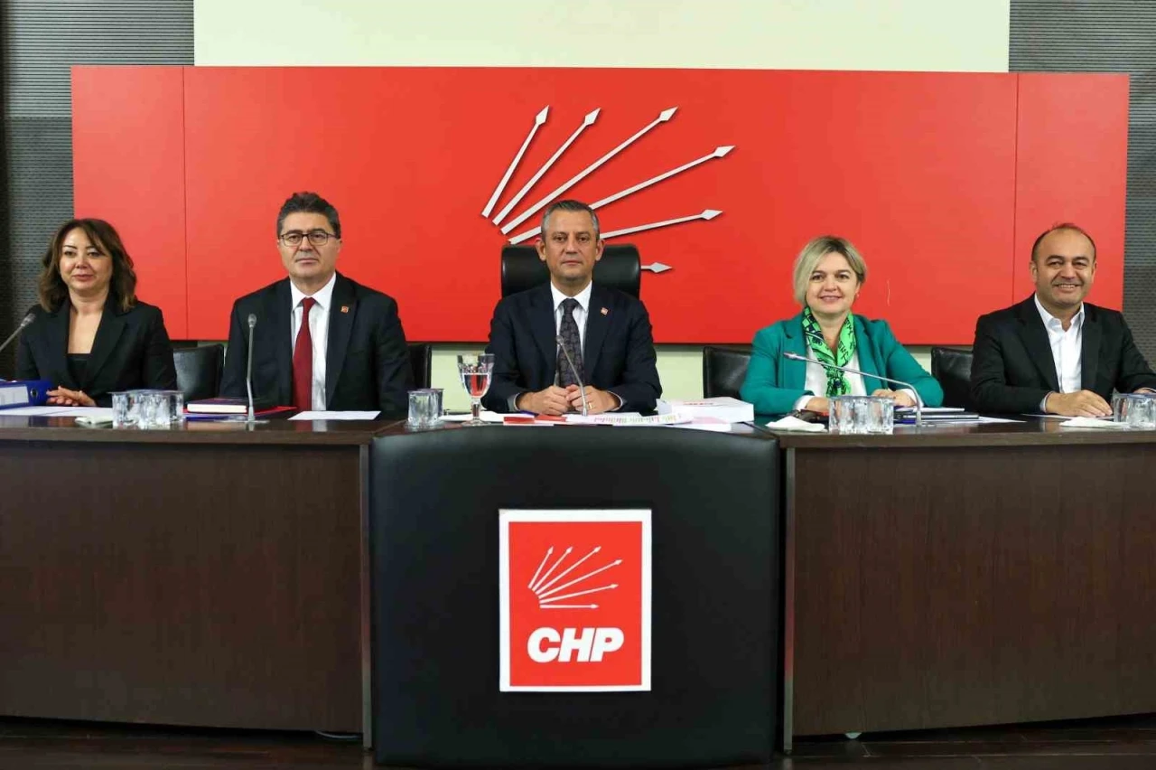 CHP Genel Başkanı Özel: “CHP iktidarda olsa Suriye göç sorununu nasıl yöneteceğini de biliyor”
