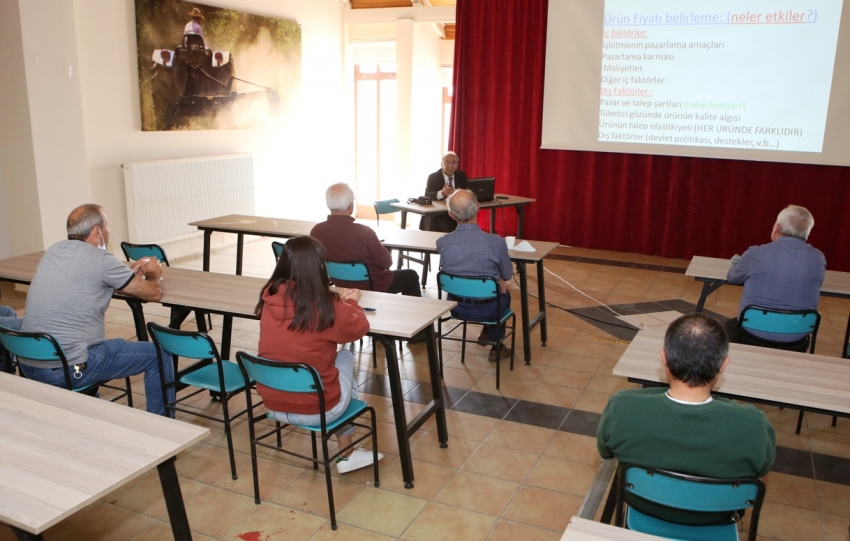 Bursalı çiftçilere kooperatifçilik ve tarımda örgütlenme eğitimi