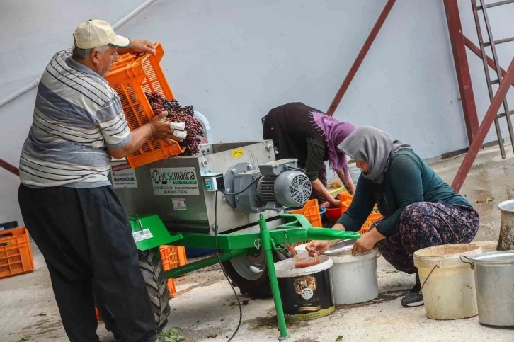 Çiftçilere salça ve üzüm sıkma makinesi desteği
