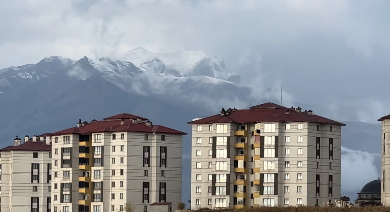 Cilo Dağı yeniden beyaza büründü
