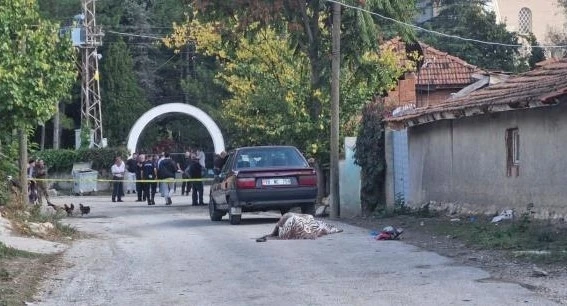 Cinayete kurban giden köy muhtarı toprağa verildi
