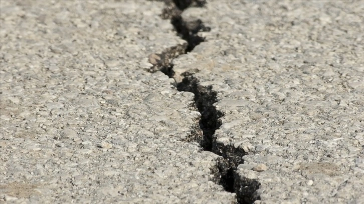 Çin'in Gansu eyaletinde meydana gelen depremde 118 kişi hayatını kaybetti