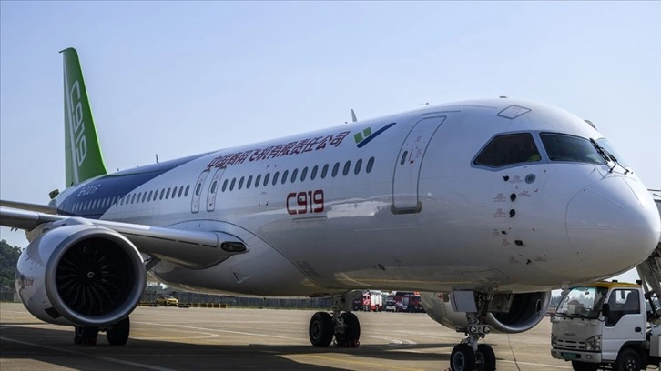 Çin'in yerli üretim yolcu uçağı "C919" ilk ticari seferini yaptı