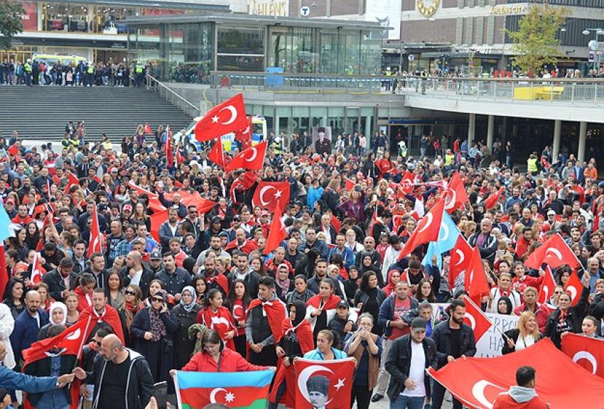 Terör saldırılarına İsveç ve Almanya'da protesto