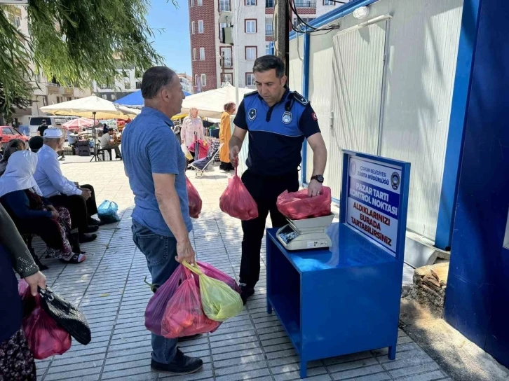 Çorum Belediyesi semt pazarlarında, ücretsiz servis, tartı kontrol ve ürün denetimi yapıyor
