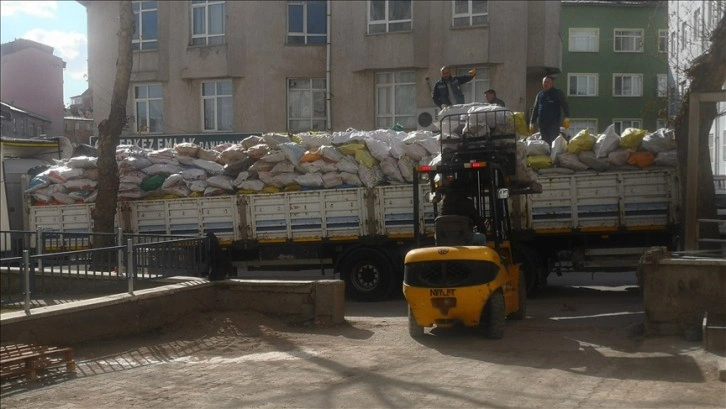 Çorum'dan deprem bölgesine 45 tır yakacak gönderildi