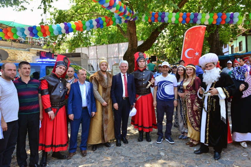 Cumalıkızık Ahududu Festivali’nde renkli görüntüler