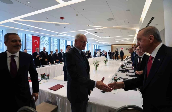 Cumhurbaşkanı Erdoğan, ABD’deki düşünce kuruluşu temsilcileriyle yuvarlak masa toplantısında bir araya geldi
