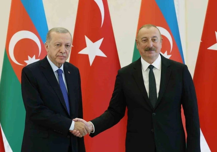 Cumhurbaşkanı Erdoğan, Aliyev ile baş başa görüştü
