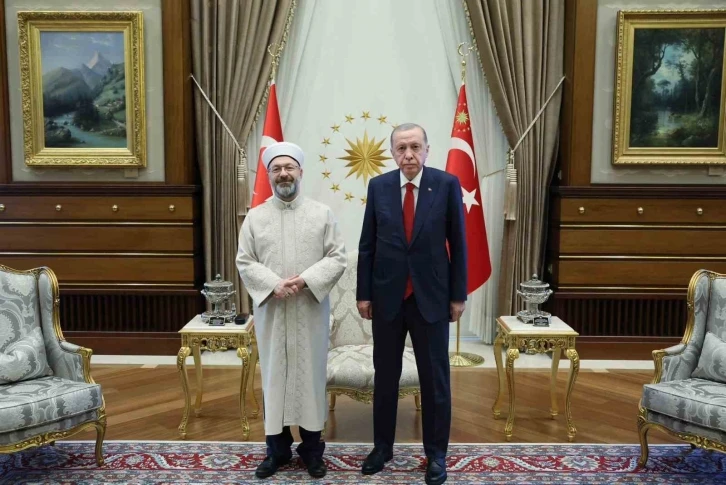 Cumhurbaşkanı Erdoğan, Diyanet İşleri Başkanı Erbaş’ı kabul etti