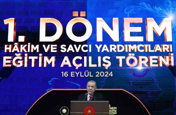 Cumhurbaşkanı Erdoğan: "Adaletin reyting ve etkileşim avcılığına kurban edilmesine göz yummamalıyız"
