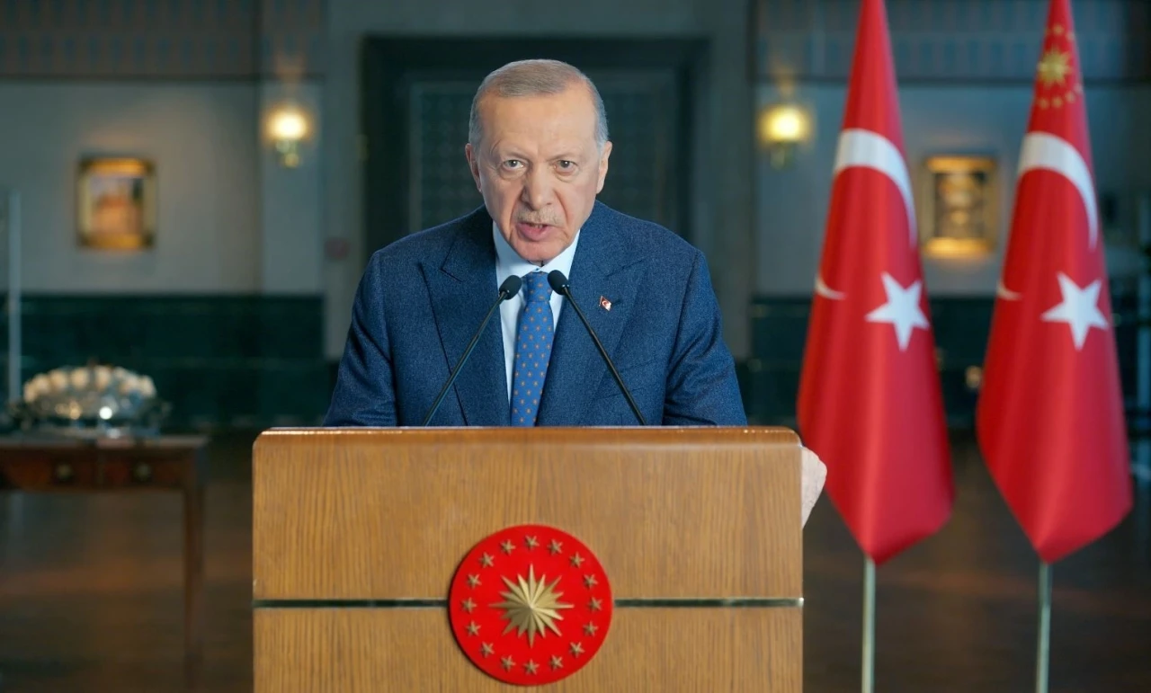 Cumhurbaşkanı Erdoğan: &quot;Hem sanayi üretiminde hem de ihracatta rekorlar kırarak ilerliyoruz&quot;