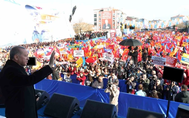 Cumhurbaşkanı Erdoğan: "Muhalefet kendi içlerinde horoz dövüşünden beter bir kavga halinde"
