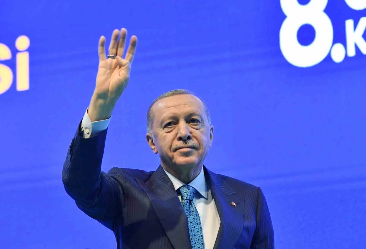 Cumhurbaşkanı Erdoğan: &quot;Ya o silahlar gönüllü olarak bırakılacak ya da cebren bıraktırılacak”
