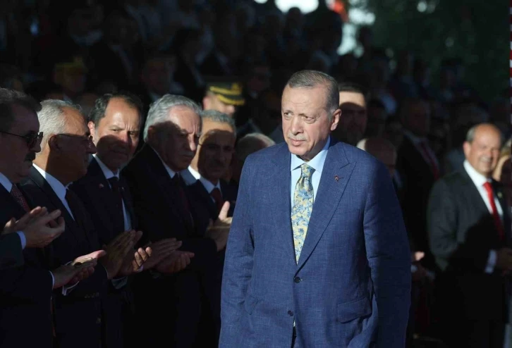 Cumhurbaşkanı Erdoğan: "Yok etmek istedikleri Kıbrıs Türkleri bugün kendi bayraklarının gölgesinde güvenle yaşıyor"
