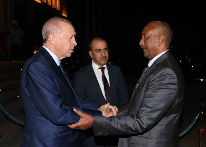 Cumhurbaşkanı Erdoğan, Sudan Egemenlik Konseyi Başkanı El Burhan ile görüştü
