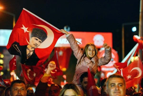 Cumhuriyet'in 100'üncü yılında bayrak siparişlerine yetişemiyorlar