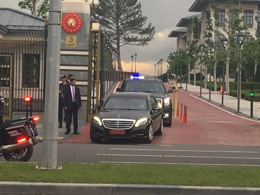 Erdoğan Davutoğlu’nun istifasını kabul etti