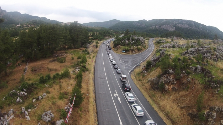 Dönüş trafiği havadan görüntülendi