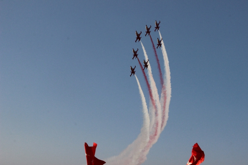 Solo Türk ve Türk Yıldızları göğüs kabarttı