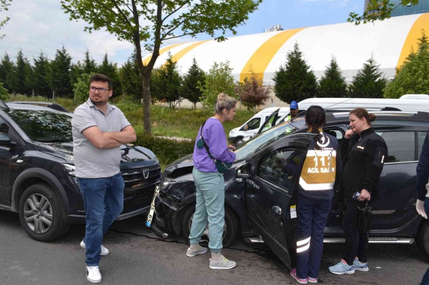 Kaza yapan kadın ağladı, çılgına döndü, komşusu sakinleştirdi