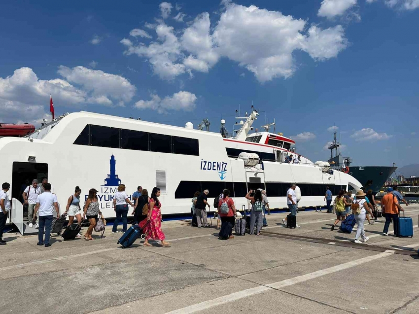 Midillili turistler, hafta sonu için İzmir’i seçti