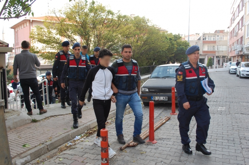 Malkara’da kaçak göçmen şebekesi çökertildi