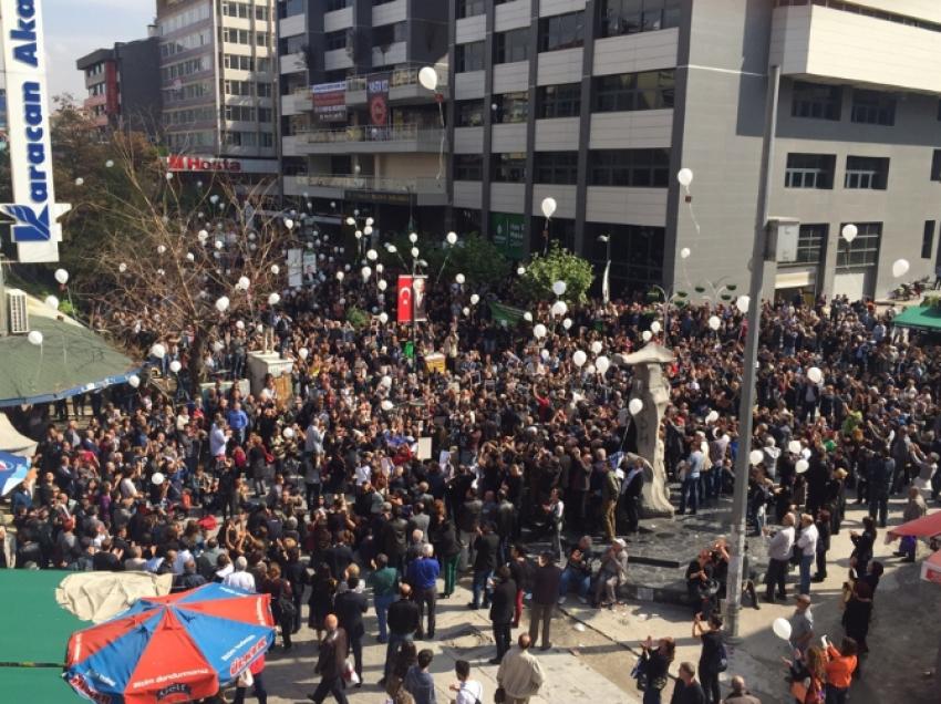 Terör saldırısını protesto eden gruplar Kızılay’a yürüdü