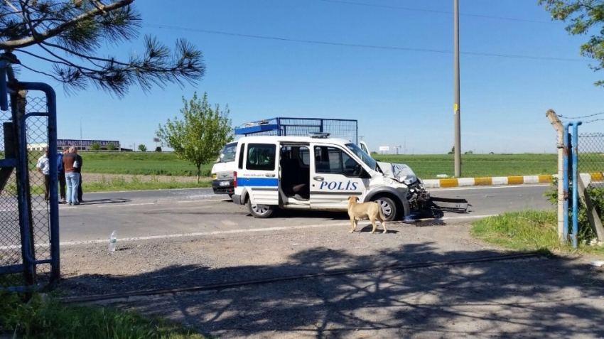 Tekirdağ’da trafik kazası: 3 polis yaralandı