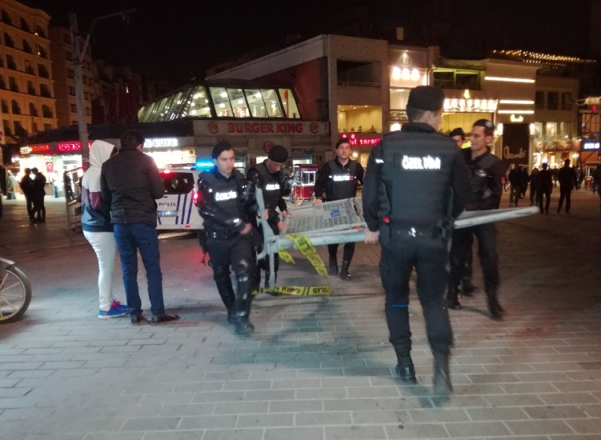 Taksim Meydanı araç ve yaya trafiğine açıldı