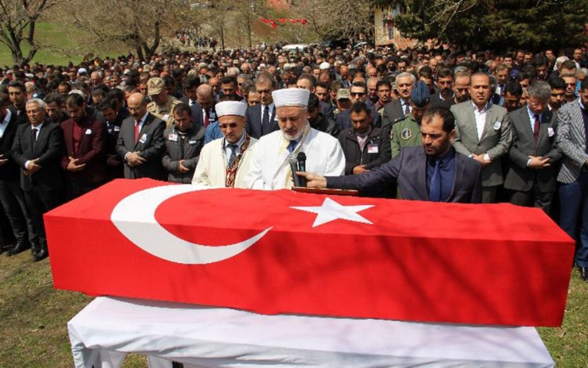 Bitlis şehidi son yolculuğuna uğurlandı