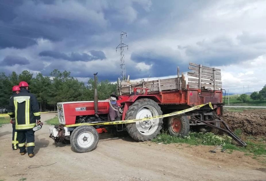 Traktör ile römork arasına sıkışan şahıs hayatını kaybetti