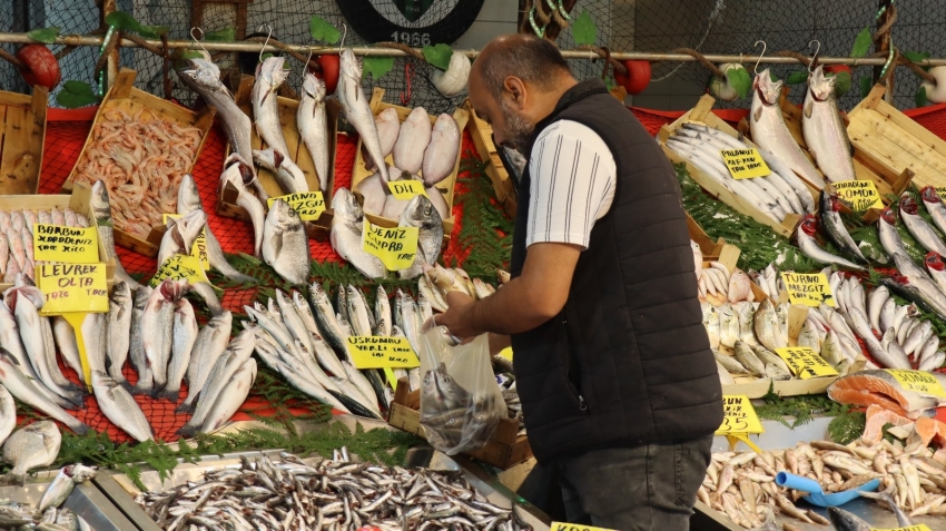 Balık fiyatları düşmek için gün sayıyor