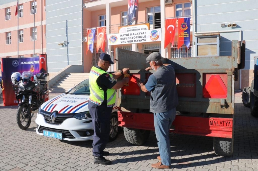 Traktör sahiplerine Reflektör uyarısı