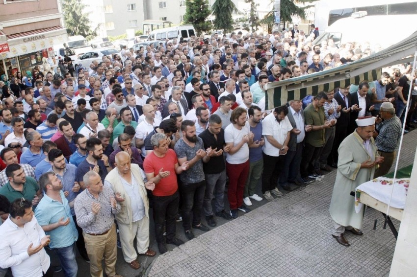 Kazada ölen öğretmen son yolculuğuna uğurlandı