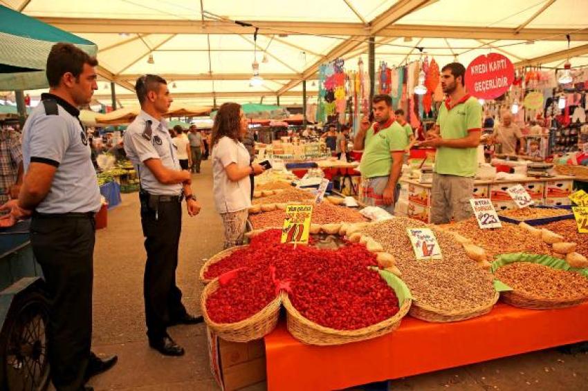 Sahtekarlığın bu kadarı! Dağ çileği yerine çeri domatesi...