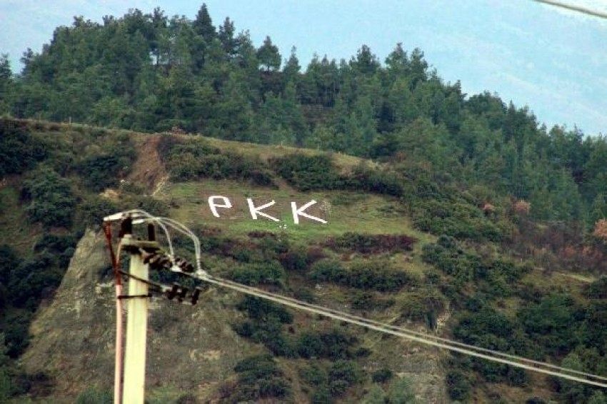 Manisa'da şaşırtan olay! OGM yazısı yerine PKK yazısı!