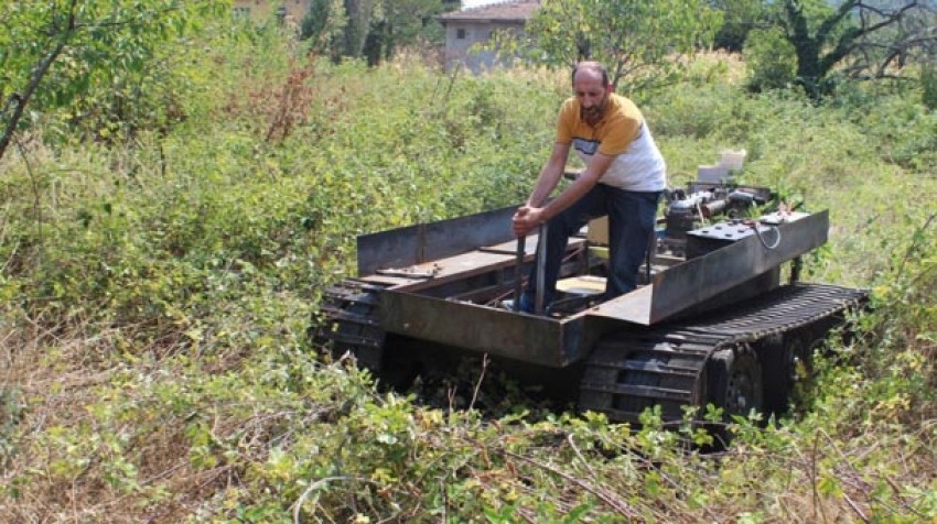 Darbecilere kızdı 'tank' yaptı