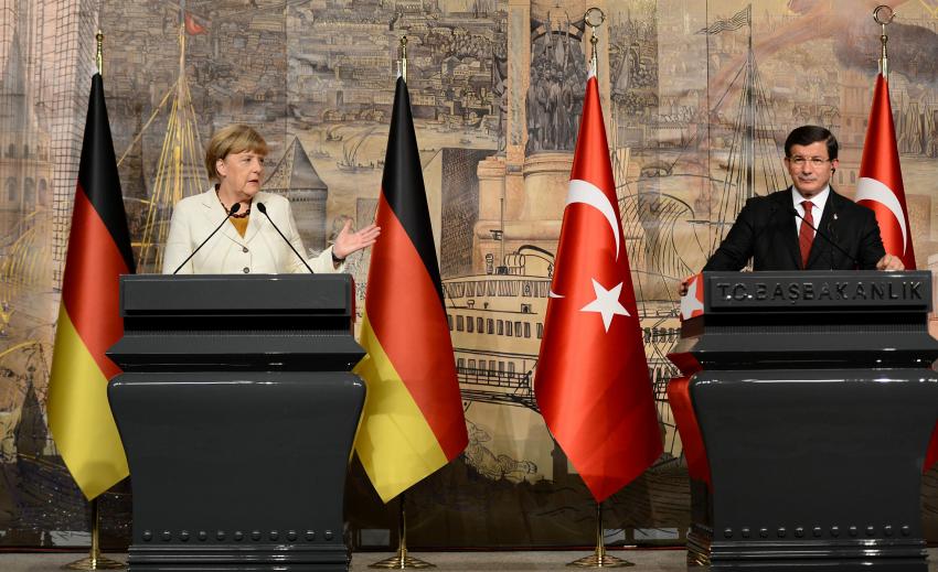 Davutoğlu ve Merkel'den önemli açıklamalar