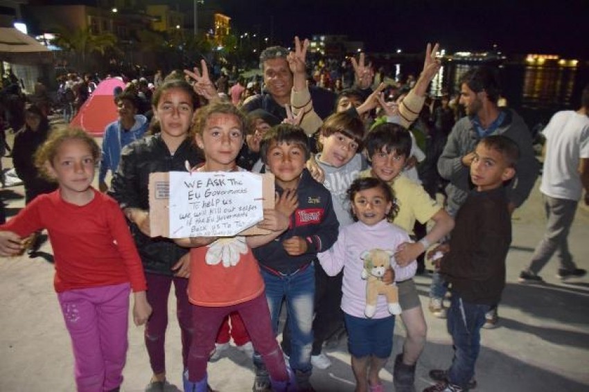 Sakız'da göçmenlerden 'Türkiye'ye dönmeyiz' direnişi