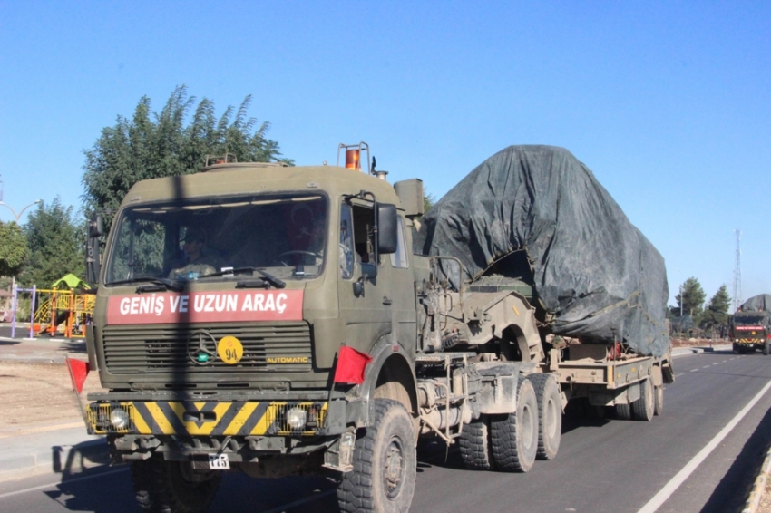 Suriye sınırına tank ve fırtına obüs sevkıyatı