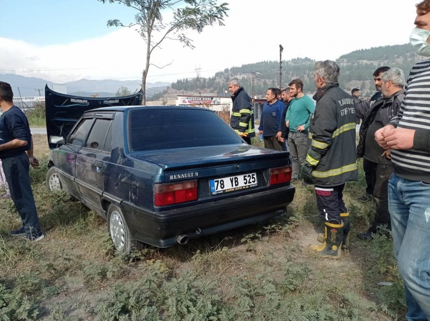 Yoldan çıkıp refüje çıktı: 2 yaralı