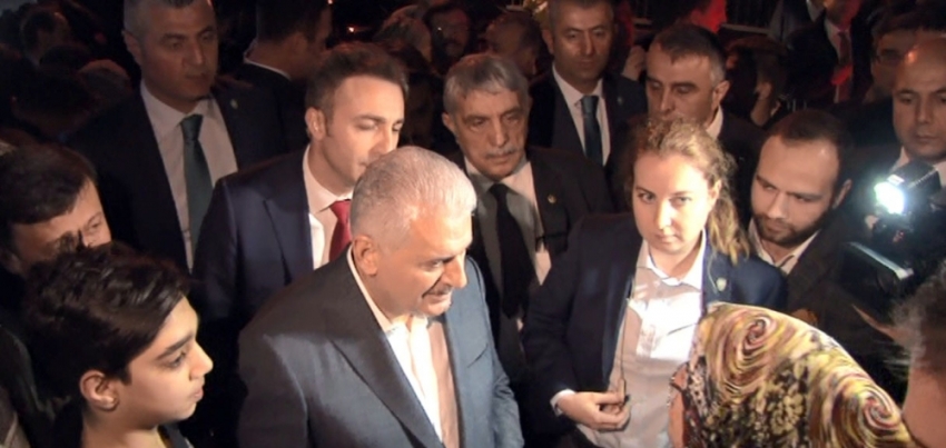 Başbakan Yıldırım şehit evlerini ziyaret etti