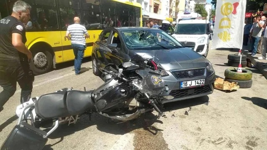 Bursa'da trafik kazası: 2 polis yaralandı