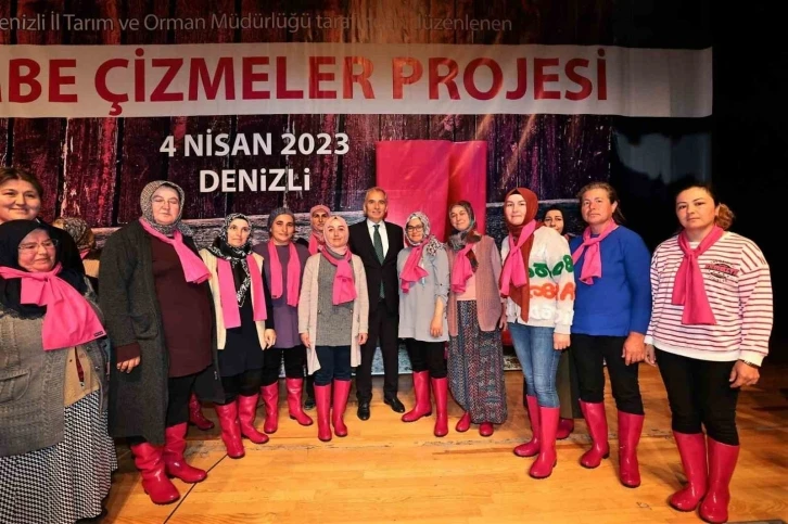 Denizli Büyükşehirden Pembe Çizmelere destek
